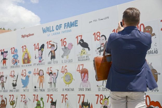 La Wall of Fame di Rolling Stone, l'installazione firmata da Laurina Paperina