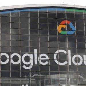 Faro Antitrust sui servizi cloud di Google, Apple e Dropbox