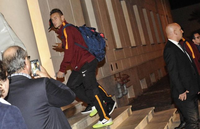Arriva la Roma, stadio blindato