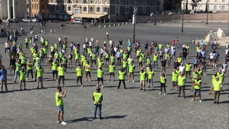 Strage di Bologna, l'estrema destra negazionista in piazza