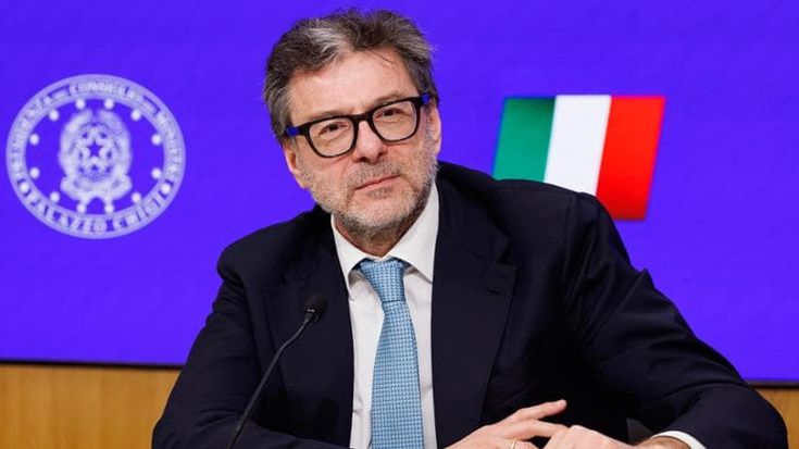 Conti, restiamo in infrazione. Giorgetti sfida Bruxelles sul deficit: “Scostamento anche da soli”