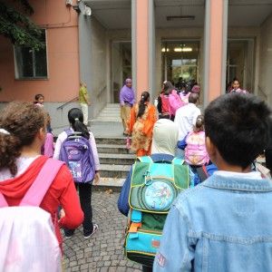 Gran Bretagna, lotta ai ritardari a scuola: chi arriva tardi pagher&agrave; 60 sterline