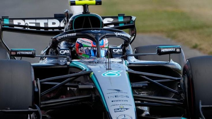 F1, Antonelli da favola: pole position a Silverstone davanti alle Ferrari. Leclerc secondo