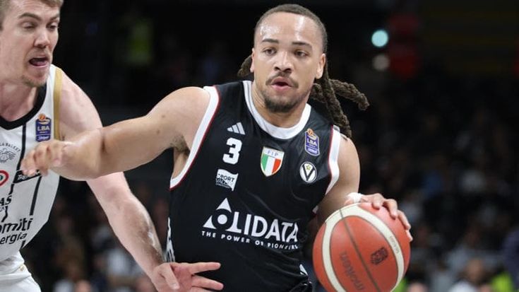 Basket, quarti play-off: Bologna sbanca Trento e fa 2-2, Tortona porta Venezia alla bella