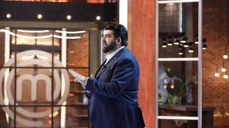 Antonino Cannavacciuolo: “A Masterchef ho imparato anch’io, serve disciplina. Mai a tavola con i clienti, l’eccezione fu Maradona”