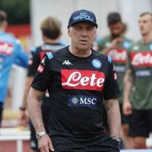 Il Napoli in ritiro con la testa al mercato: nel mirino James Rodriguez e Icardi