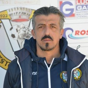 Piacenza, ex calciatore di serie A salva una ragazza che stava annegando