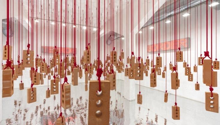 Kendell Geers e la sua arte come arma di un conflitto