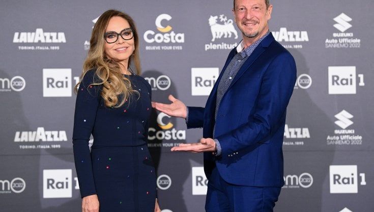 Sanremo 2022, Amadeus: "Ho stalkerizzato Fiorello ma lui non sa che questa estate andremo un’altra volta in vacanza insieme" 