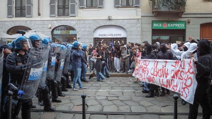 Meloni contro la sinistra: “Basta essere ambigui”, il Pd: “No alle violenze”