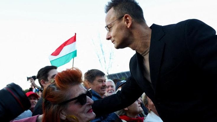 Ungheria, il ministro Szijjarto ammette: “Contatti con Lavrov durante le riunioni Ue”