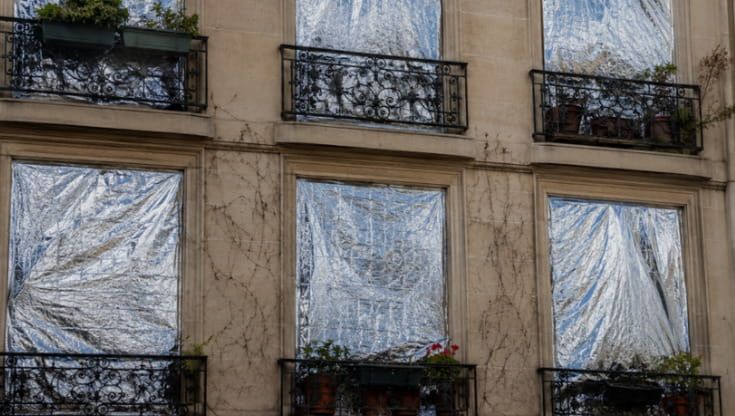 Ondata di caldo, in Francia spopolano le coperte termiche