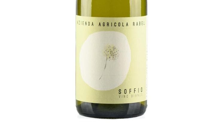 Tra le vigne del Roero il “rabel” di quattro amici ha prodotto un Soffio di arneis