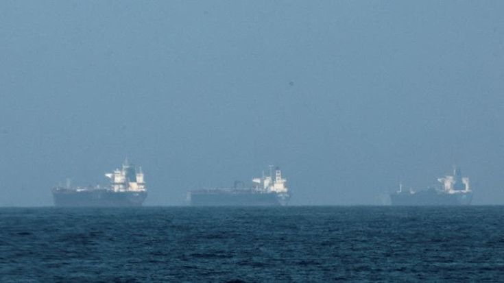 Da Hormuz il 40% del greggio destinato a chi non ce l’ha: prezzo rischia di sfondare i 200 dollari