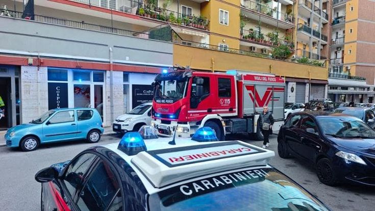 Bari, esplosione nel cantiere di negozio a Picone: paura tra i residenti. Guasto a un condizionatore