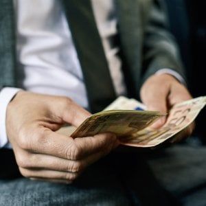 Il costo della corruzione in Italia? Pochi investimenti esteri e meno occupazione