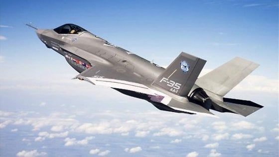 Tornano gli "ufo" sul cielo di Torino: domani due F35 in volo  sulla città 