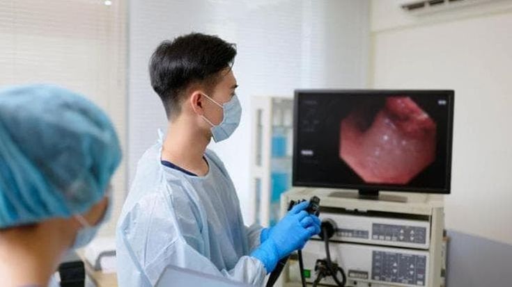 Tumore colon-retto, Italia prima in Europa ad approvare un farmaco che raddoppia la sopravvivenza