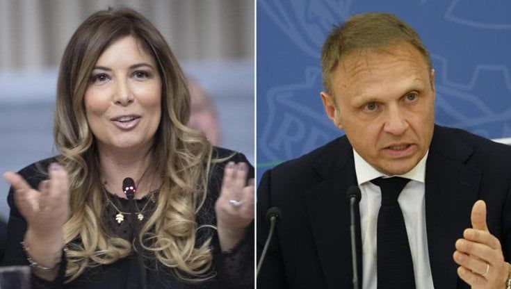 Selvaggia Lucarelli contro il ministro Lollobrigida: "Vuole i giovani nei campi ma si è laureato dal divano di casa"