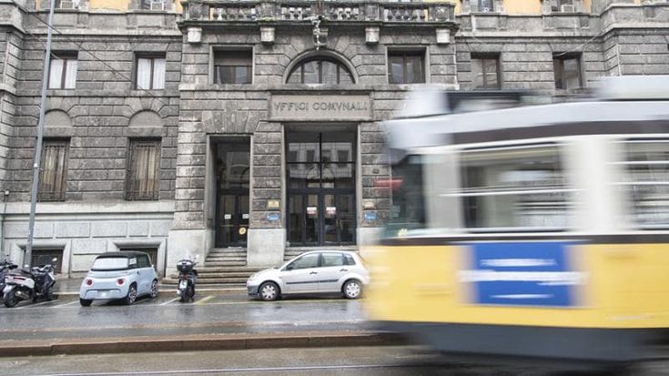Anagrafe, carta d’identità in una settimana. E per le nozze a Palazzo Reale attesa di quattro mesi