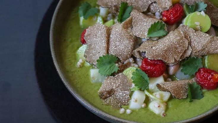 La zuppa creativa che sa di tradizione e piace anche agli chef stellati