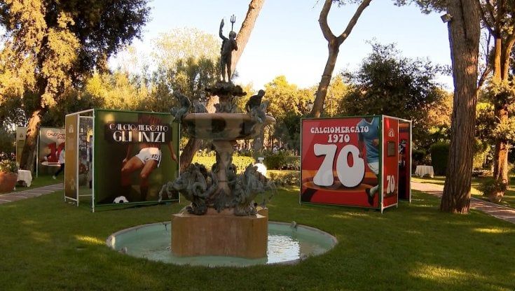 Pallone, mercato e politica: una mostra a Rimini