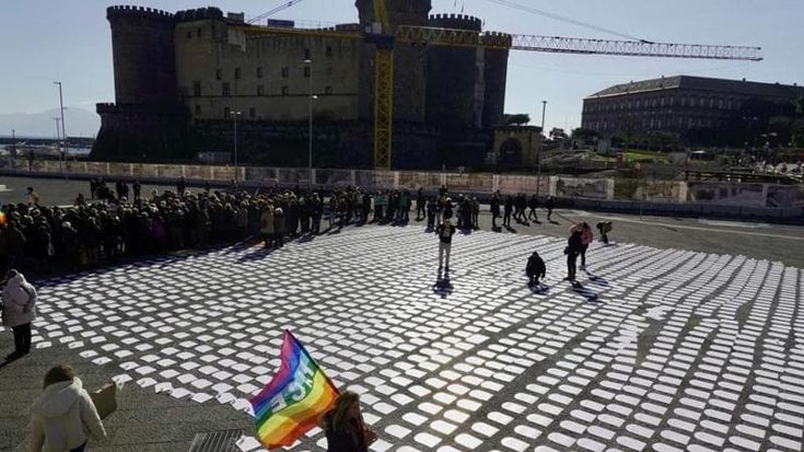 Napoli, cinquemila 'lapidi bianche' per i bambini palestinesi morti in guerra: “Cessate il fuoco”