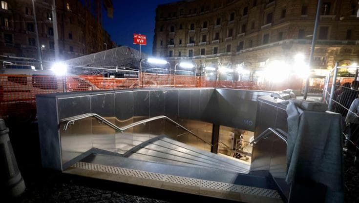 Napoli, apre la stazione Duomo della Linea 1