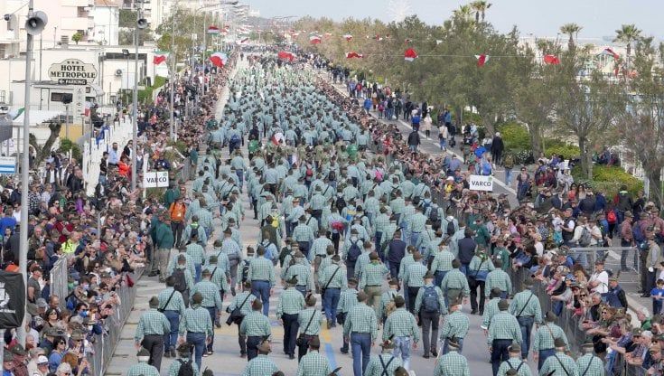 Molestie all'adunata degli Alpini a Rimini: non chiamatela goliardia