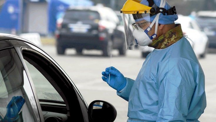 Coronavirus, il bollettino di oggi 30 novembre: 16.377 nuovi casi e 672 morti