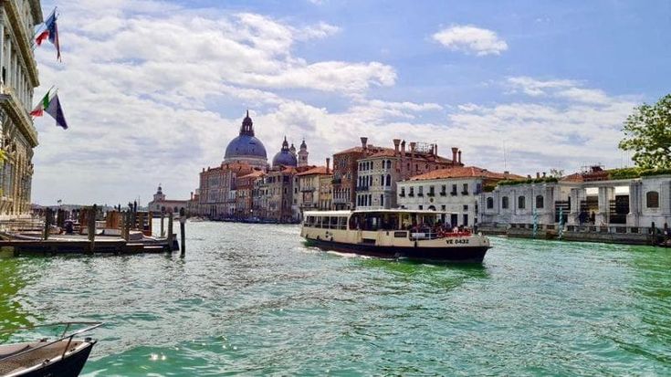 Venezia, nel 2025 il ticket d’ingresso raddoppia: da 5 a 10 euro per le visite in giornata