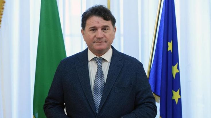 E invece il senatore è bruttarello. Topolanek e il pannolone in testa