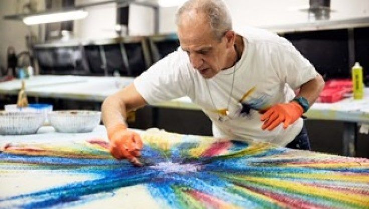 Tutti i colori dell’arcobaleno risplendono a Milano