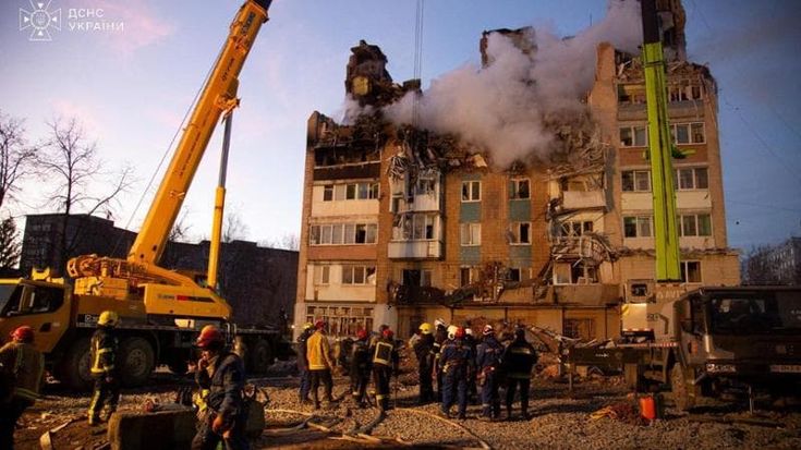 I missili di Mosca fanno strage. A Ternopil 26 morti, tre bambini