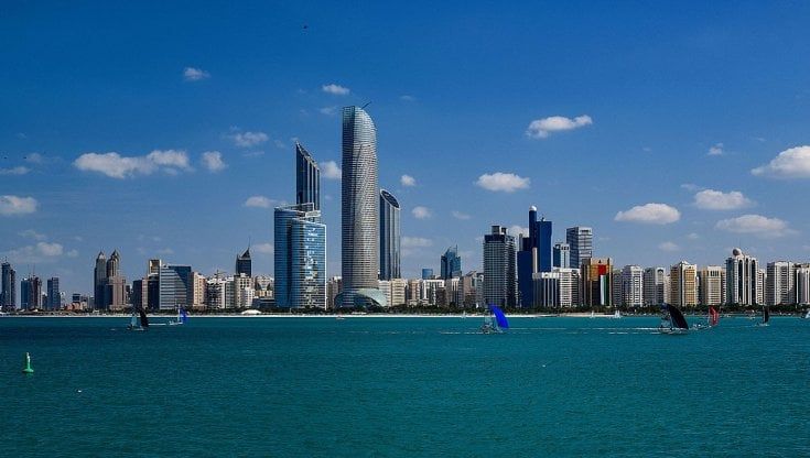 Emirati arabi uniti, via al nuovo codice civile: ora i non musulmani potranno sposarsi e divorziare non in base alla sharia