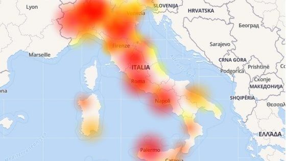 Vodafone Down, risolti i problemi alla rete. "Domani regaliamo internet senza limiti"
