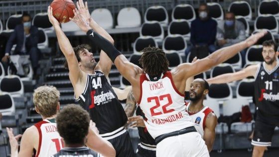 Basket, EuroCup: Bologna a punteggio pieno, Brescia fa festa all'overtime