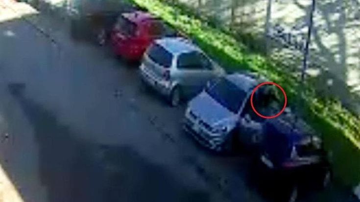 Getta benzina sulla ex e cerca di darle fuoco: arrestato. Controllava ogni suo movimento con un gps
