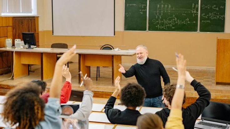 Scuola, l’inferno degli idonei fantasma: “Se i precari incrociassero le braccia l’intero sistema crollerebbe”