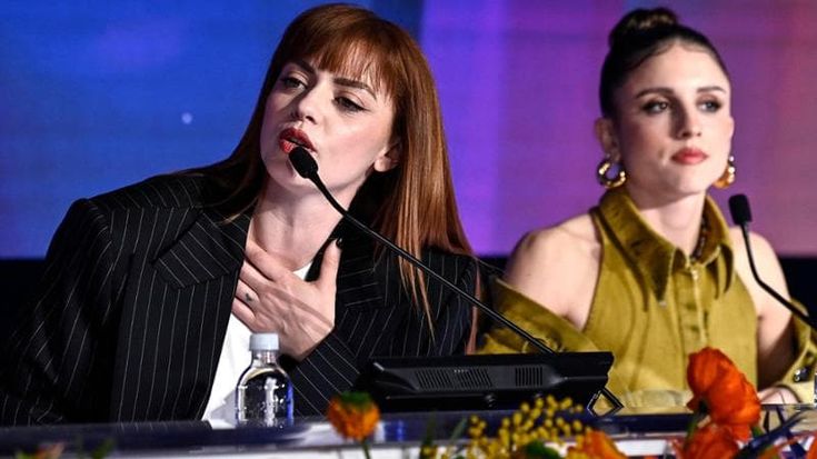 Sanremo, la conferenza stampa finale. Amadeus: “Da oggi torno soldato semplice”. Angelina Mango: “Io antipopolare? Mi dispiace per chi lo pensa”