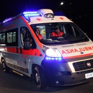 Lecce, respirano monossido di carbonio mentre dormono: tre in ospedale per intossicazione