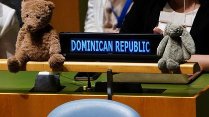 I pupazzi di peluche all'Onu per la risoluzione sull'Ucraina: 