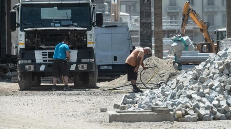Stop al lavoro e cassa integrazione: torna la norma anti caldo estremo