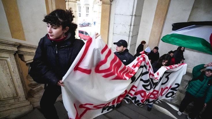 Il blitz pro Aska all’Università costringe il senato al trasloco