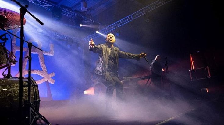 Raiz “Canto i 30 anni di Sanacore con le voci di Colasurdo e Sacco”