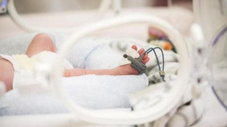 Neonato positivo alla cocaina, è anche affetto da meningite: inchiesta della Procura