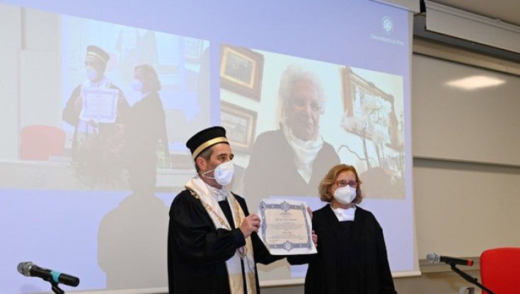 Pisa, l'università laurea Liliana Segre: "Io, testimone per quei giovani che non sono potuti diventare adulti"