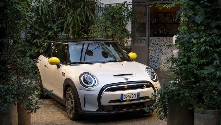 Mini, quel fenomeno pop in festa da 20 anni