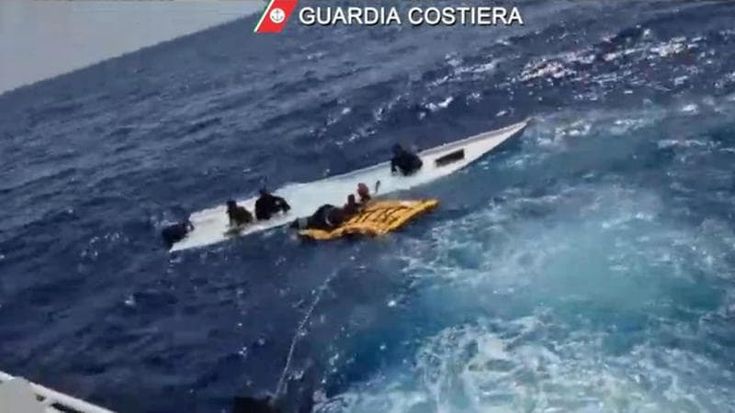 Naufragio di Lampedusa, il dramma dei superstiti affidato agli psicologi della Cri. “Quelle immagini tornano nei miei incubi”