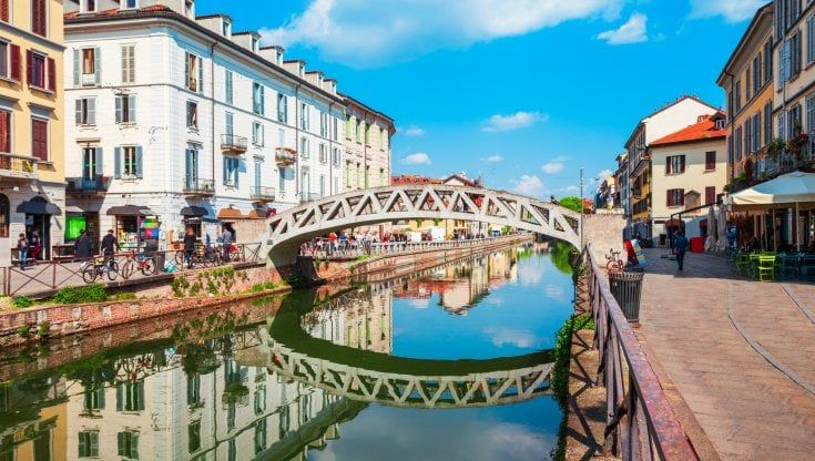 Milano guida la classifica delle città italiane più romantiche